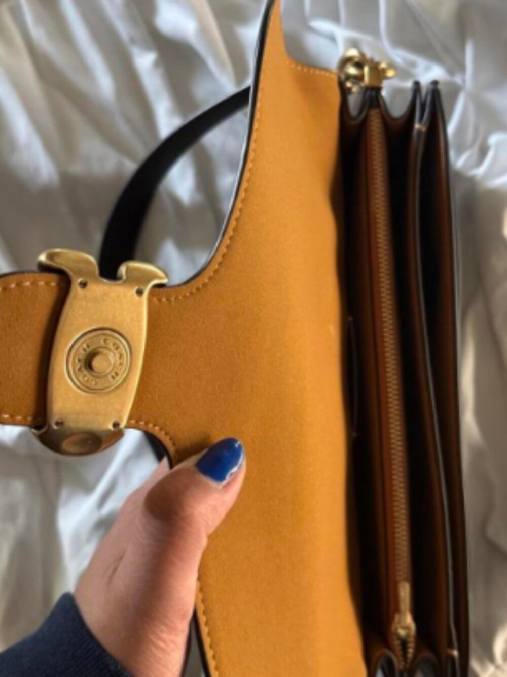 Coach Black Leather Shoulder Bag Crossbody Purse Gold C Detail - Picture 4 of 4